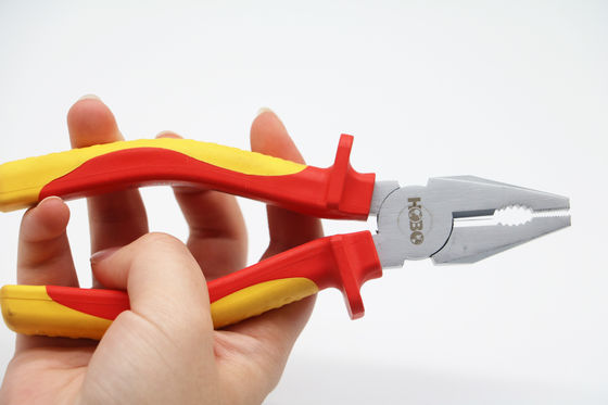 1000v VDEのプライヤー セットおよびスクリュードライバーによって絶縁されるHandtoolの切断の組合せのプライヤー