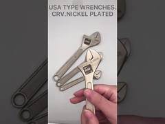 自動調節可能で普遍的なレンチはスパナーの両端が類似した滑り止めのラチェットを置いた